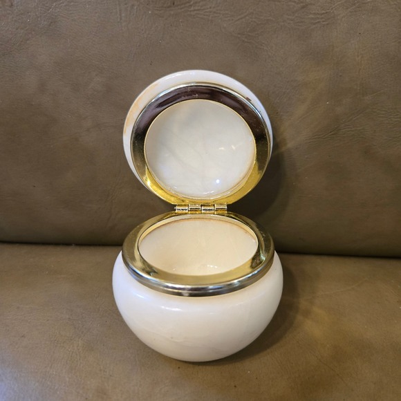 VTG Alabaster Trinket Box 2"‎ Round Gold Hinge Vanity Decor Collectible Keepsake - Picture 5 of 8